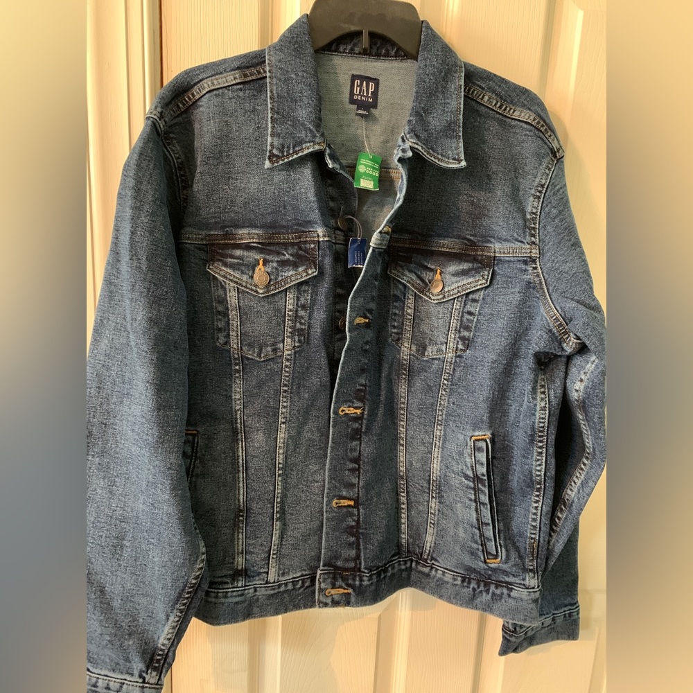 GAP men’s denim jacket